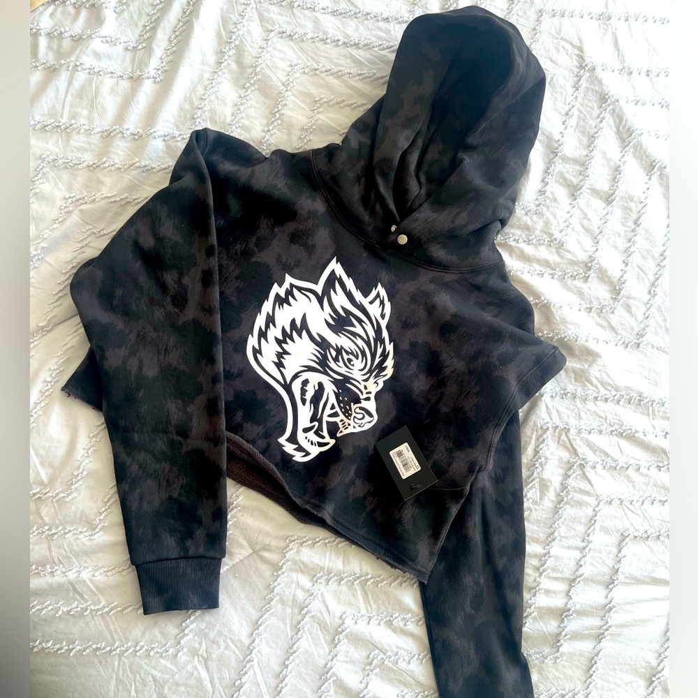 Darc Sport Cropped Hoodie. NWT.